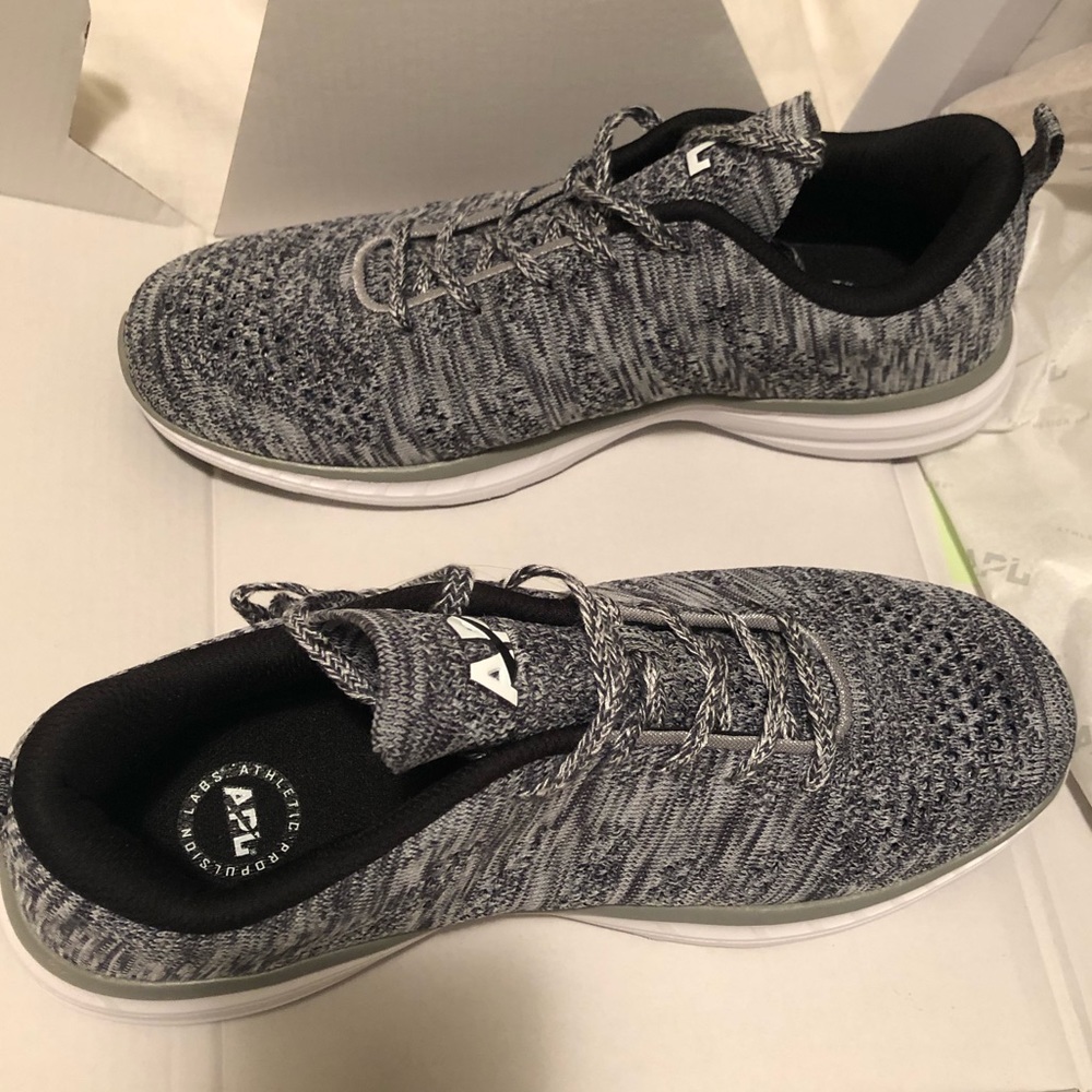 APL Women’s TechLoom Pro Knit Running Shoe size 10